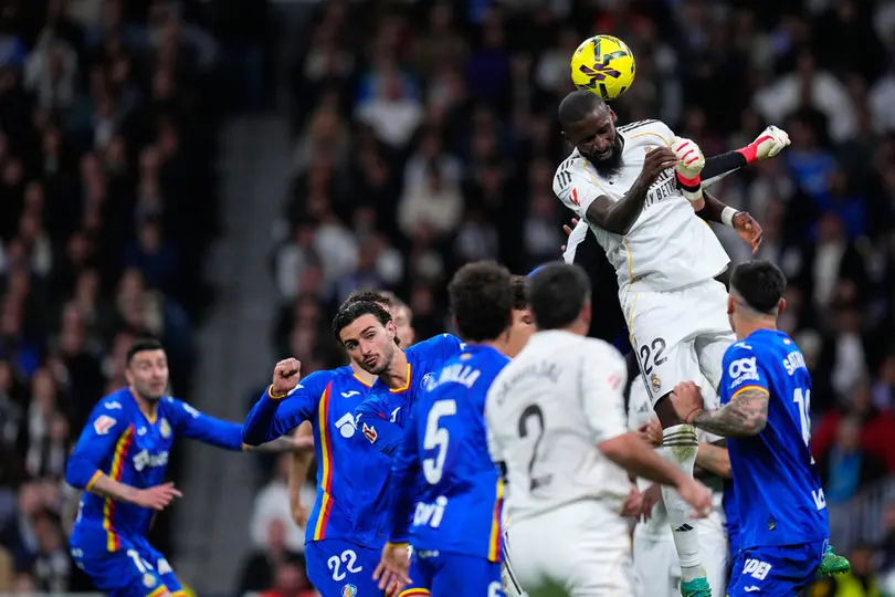 Antonio Rudiger gana un duelo aereo en el Real Madrid vs Getafe 2026 | AP