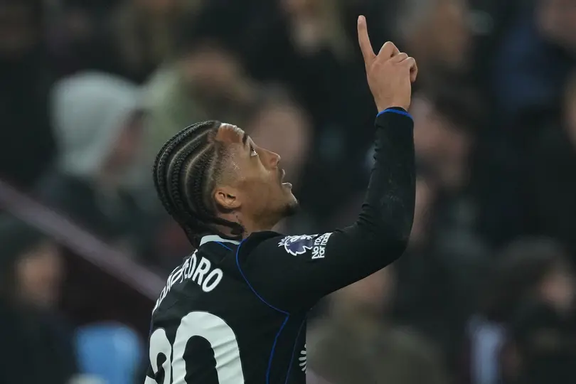 João Pedro celebrando con el Chelsea l AP