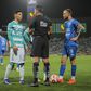 ¡Un desastre! Polémico arbitraje mancha triunfo del Cruz Azul sobre Santos Laguna