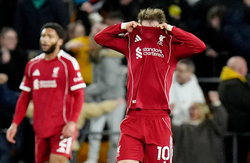 Liverpool se lleva derrota ante Wolves l AP