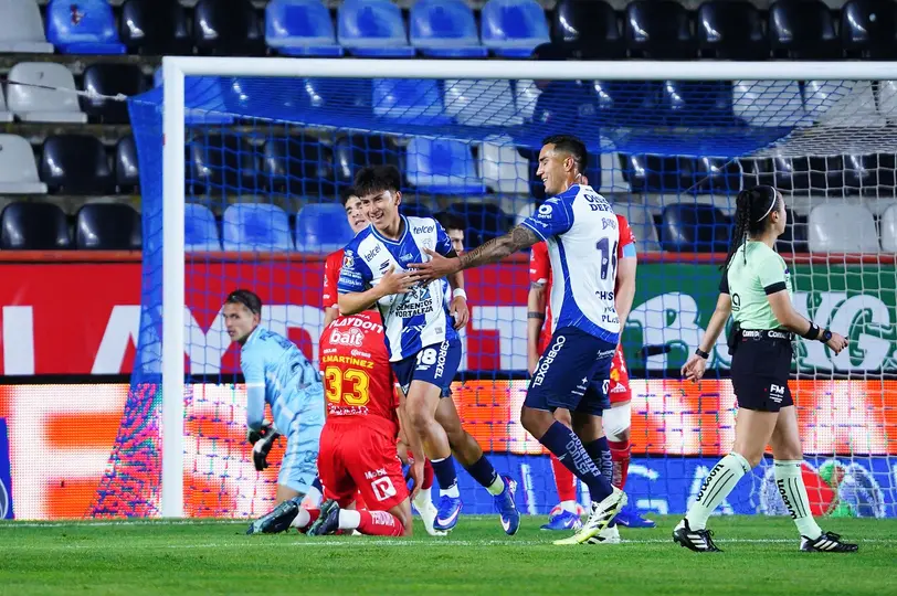 Alexéi Domínguez celebra gol ante Necaxa l IMAGO7
