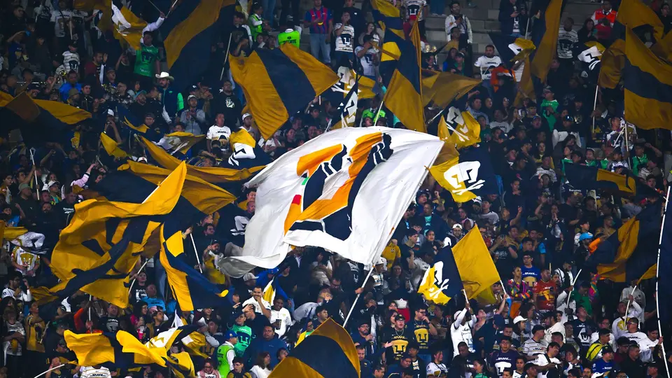 Otra vez violencia en la Liga MX: aficionados de Pumas agreden a fans del Toluca