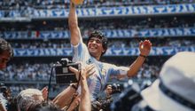 Maradona levanta el trofeo en la Copa Mundial México 1986 | MEXSPORT