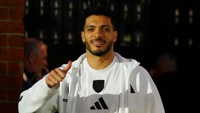 Raúl Jiménez llegando a Craven Cottage | X: @FulhamFC
