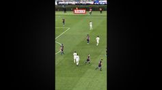 Luis Figo  es abucheado en el Estadio Akron