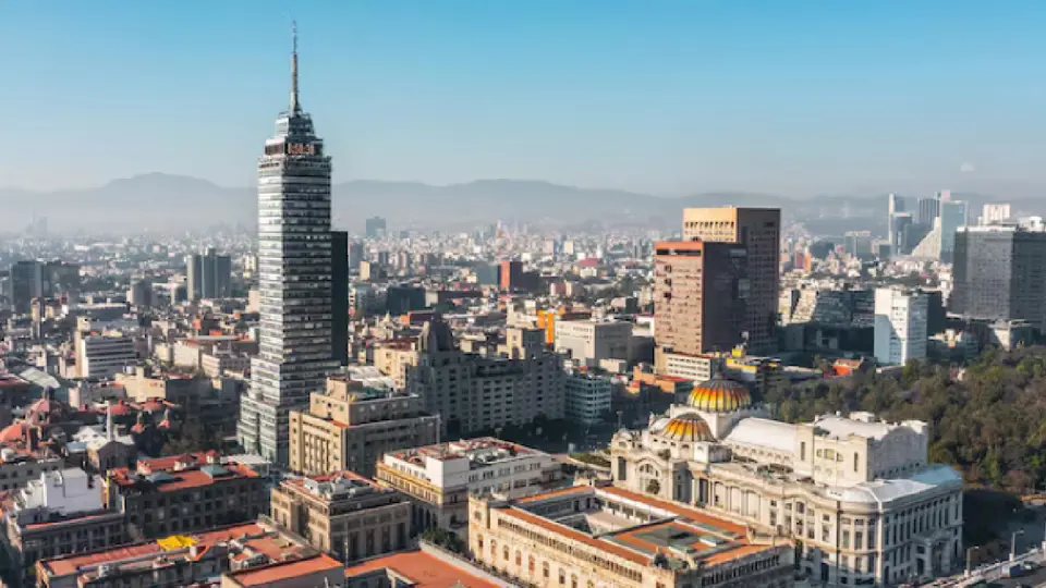 Algunos medios reportaron supuestas cancelaciones masivas de hoteles por la actual violencia / FREEPIK