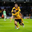 Wolves sorprende y vence al Liverpool con gol agónico