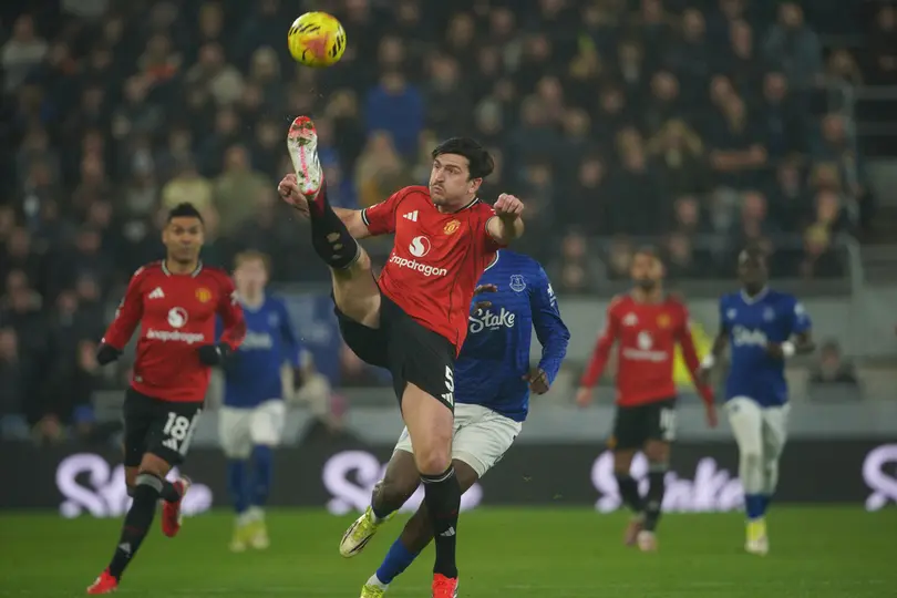 Harry Maguire en el compromiso de Manchester United ante Everton | AP