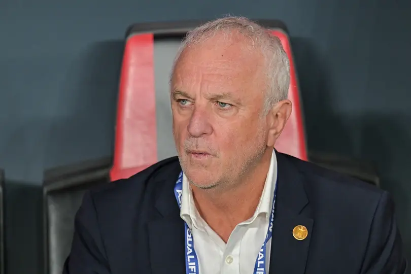 Director técnico de la Selección de Iraq, Graham Arnold, durante un partido | AP