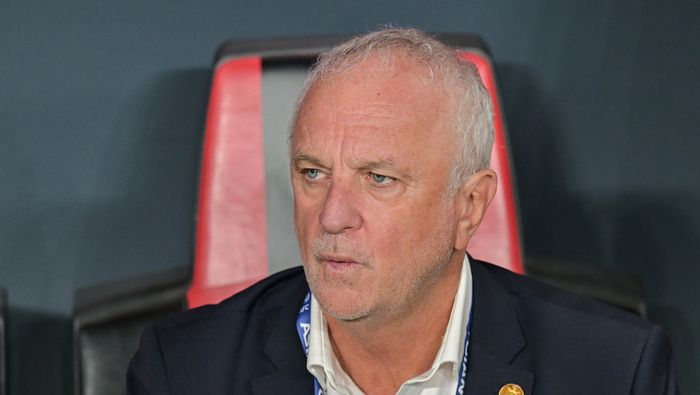 Director técnico de la Selección de Iraq, Graham Arnold, durante un partido | AP