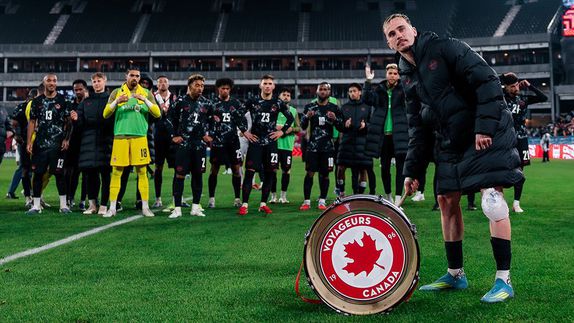 Canadá se burla de Italia y abre campaña para cambiar camisetas: “No esperes cuatro años más”