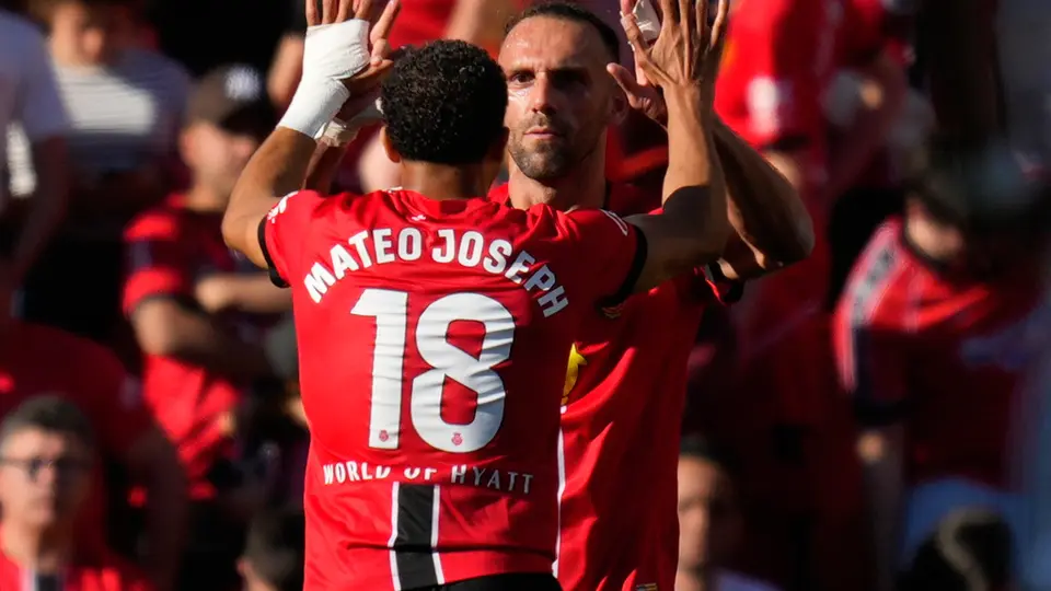 Maffeo y Muriqi celebran gol del Mallorca | AP
