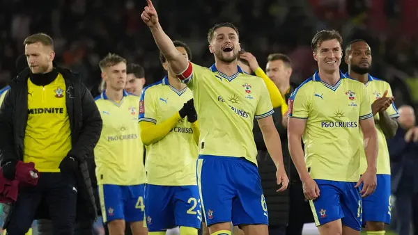 ¡Por chismosos! Southampton expulsado de la Final del Playoff de ascenso inglés por espiar rivales