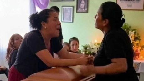 Mujeres se enfrentan en funeral en Veracruz tras descubrir relación con el mismo hombre