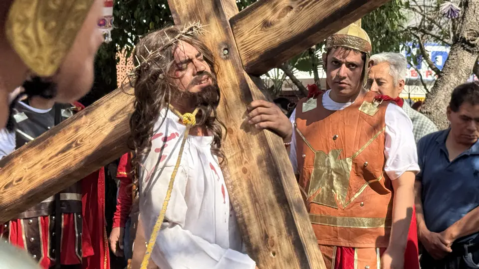 El Viacrucis de Iztapalapa se vivió con fe, silencio y gran participación ciudadana. / Georgina Sánchez