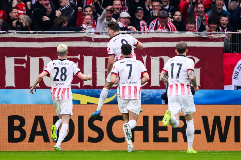 Bayern inició con la desventaja ante Friburgo l AP