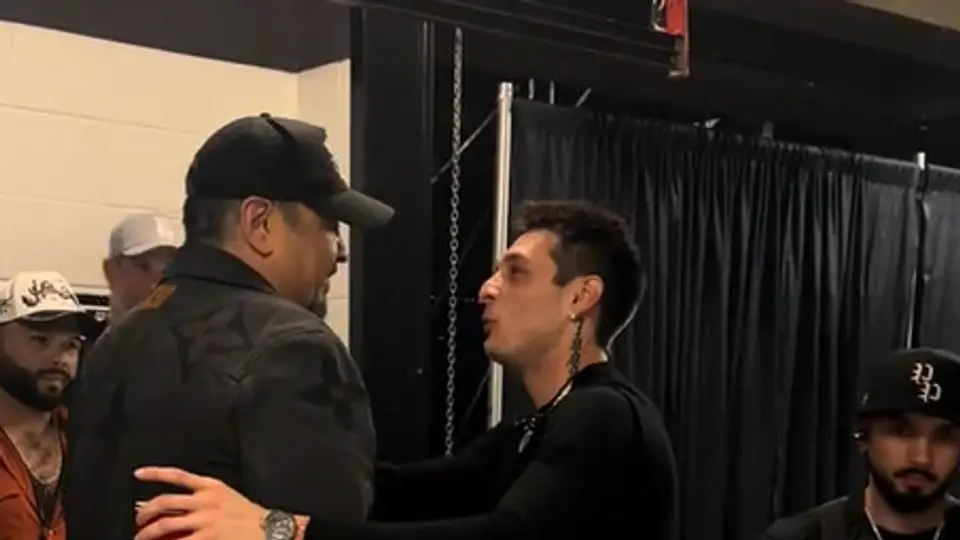 Pepe Aguilar y Peso Pluma después del concierto. / @pepeaguilar_oficial