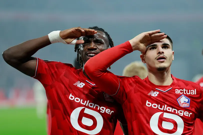 Matias Fernandez-Pardo, celebrando el gol de Lille con Nathan Ngoy I AP