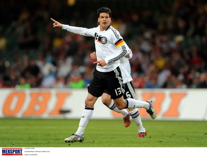 Michael Ballack en juego con la Selección de Alemania I MEXSPORT