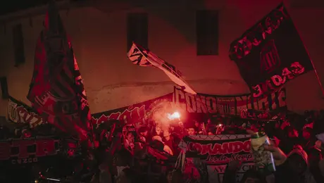 Caída de muro en el Estadio de Alianza Lima deja decenas de heridos