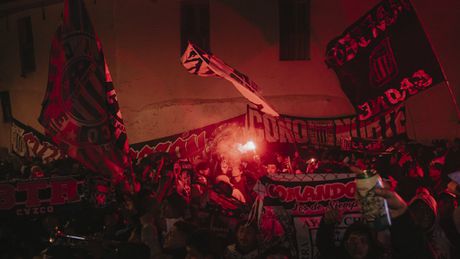 Caída de muro en el Estadio de Alianza Lima deja decenas de heridos