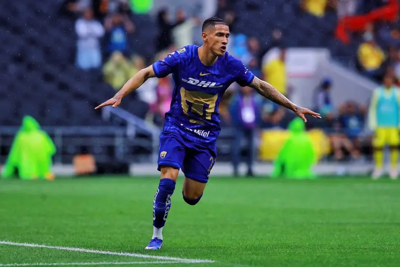 Uriel Antuna, de Pumas, ante América l Miguel Pontón