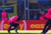 ¡Se robó el show! Perro invade la cancha en Argentina y “humilla” a los recogepelotas