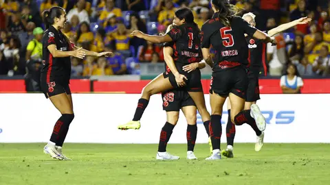 Toluca Femenil en festejo | IMAGO7