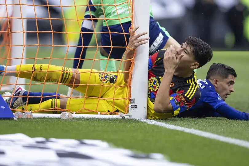 Miguel Vázquez fallando ante Pumas | MEXSPORT