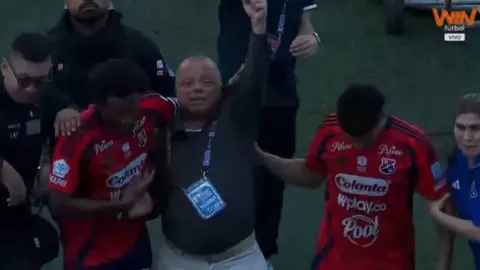 ¡Escándalo en Colombia! Raúl Giraldo provoca a la afición tras eliminación de Independiente Medellín