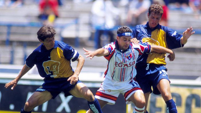 Pumas y Atlante, en el torneo Invierno 2001, en el Estadio Olímpico l MEXSPORT