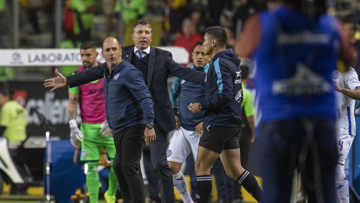 Robert Dante Siboldi durante el partido de Cruz Azul contra Monarcas Morelia en el Clausura 2020 de la Liga MX | MEXSPORT