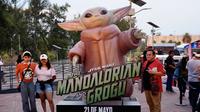 Afición de los Diablos Rojos con la publicidad de The Mandalorian | IMAGO 7
