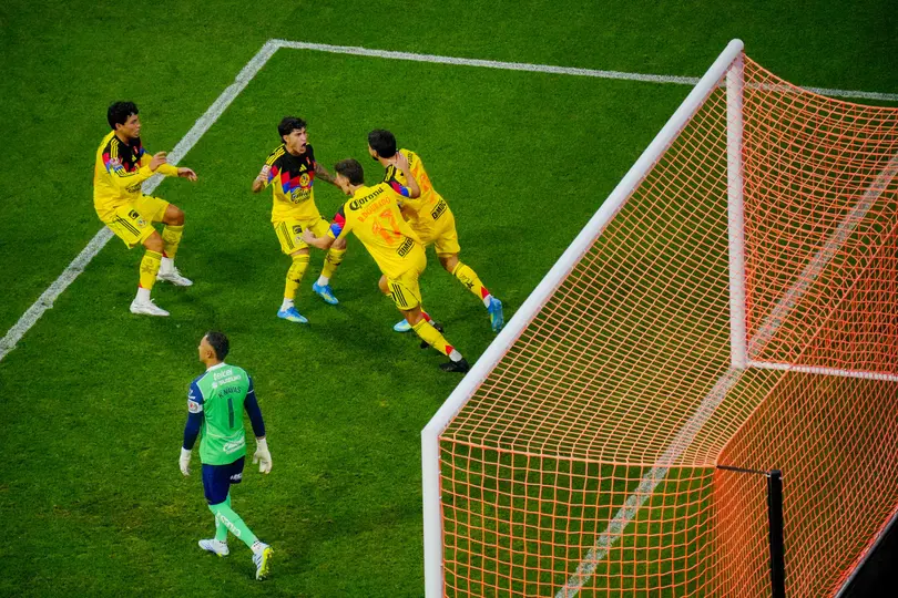 Henry Martín anota de penal ante Pumas l IMAGO7