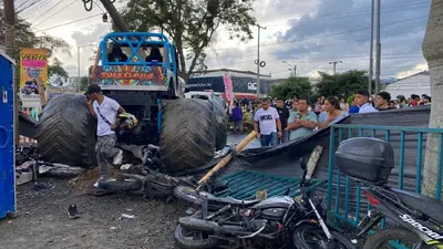 VIDEO: Monster Truck pierde el control y atropella a multitud; hay tres muertos y 38 lesionados