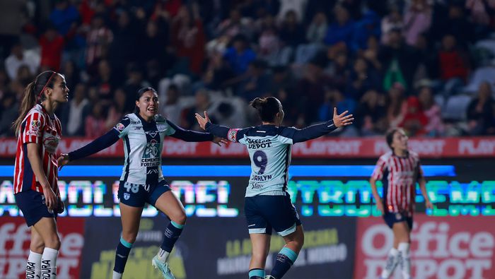 Charlyn Corral sentenciando la eliminatoria contra Chivas | MEXSPORT