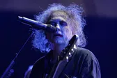 The Cure, misticismo y futbol: la pasión de Robert Smith por QPR
