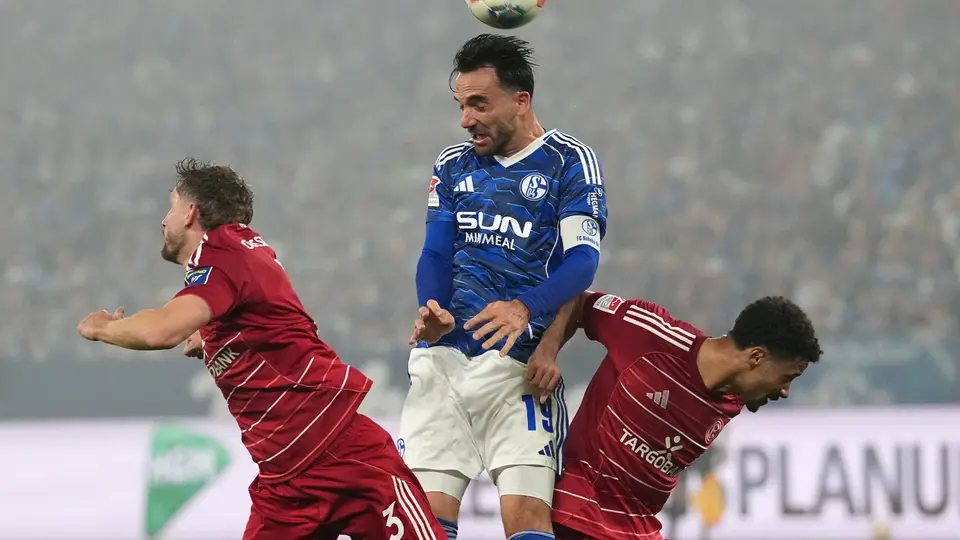 Schalke 04 selló su ascenso a la Bundesliga l AP