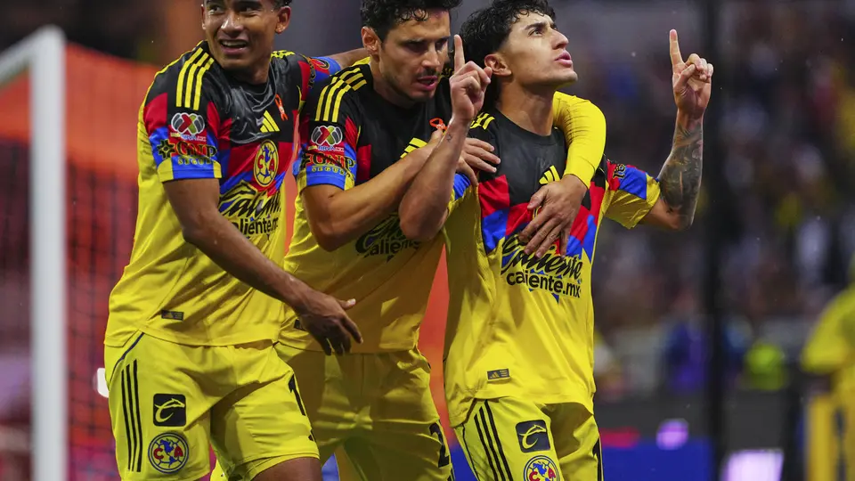 Zendejas celebrando el empate 3-3 l IMAGO7