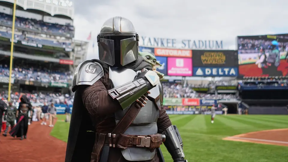 The Mandalorian durante el partido de los Baltimore Orioles y los New York Yankees en la MLB | AP