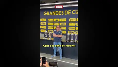 La señal de Jardine al mostrar todos los trofeos conseguidos