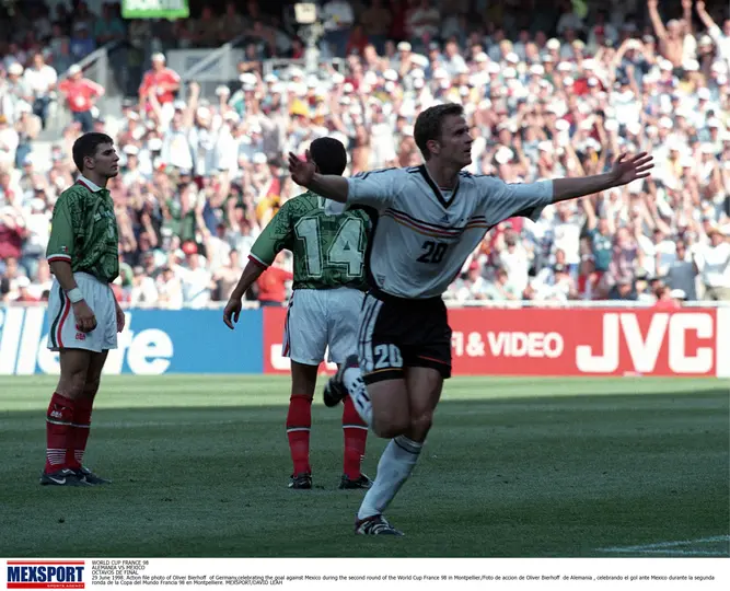 Oliver Bierhoff celebra el gol del triunfo ante México | MEXSPORT
