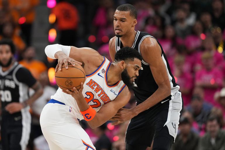Karl-Anthony Towns ante Wemby en el Juego 1 de las Finales de la NBA | AP