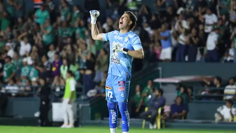 Óscar Jiménez, con León | IMAGO7