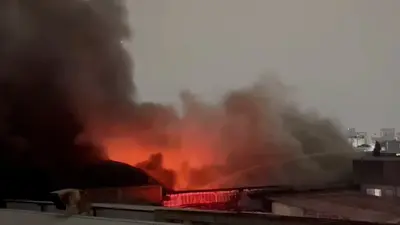 VIDEOS: Fuerte incendio cerca del Mercado de Jamaica moviliza a cuerpos de emergencia en CDMX
