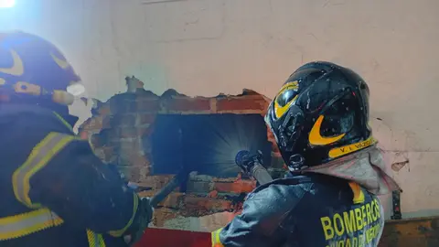 Los bomberos lograron controlar el incendio después de unas horas / Redes Sociales