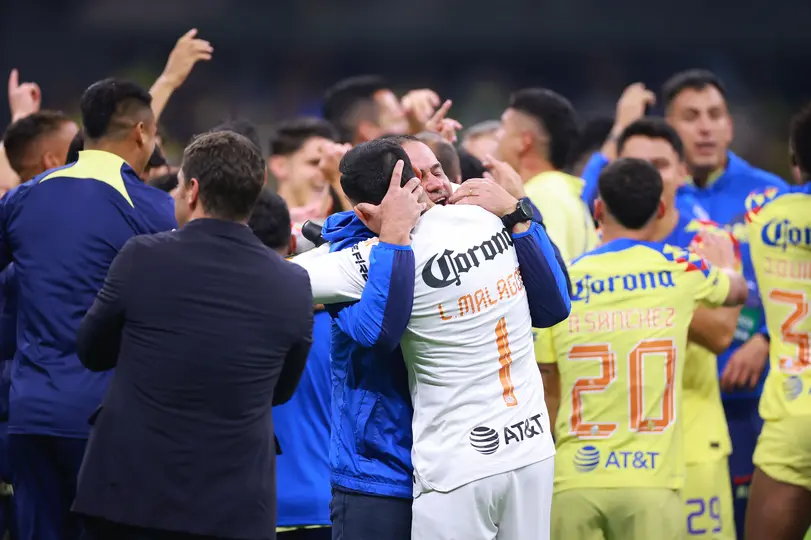 Luis Ángel Malagón y André Jardine como campeones del América | IMAGO7