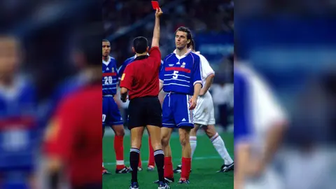 Laurent Blanc es expulsado en la Semifinal ante Croacia en Francia 98 | MEXSPORT