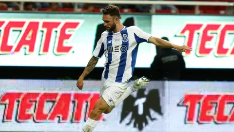 Miguel Layún regresar al Porto tras una década del comienzo de su aventura en el club lusitano