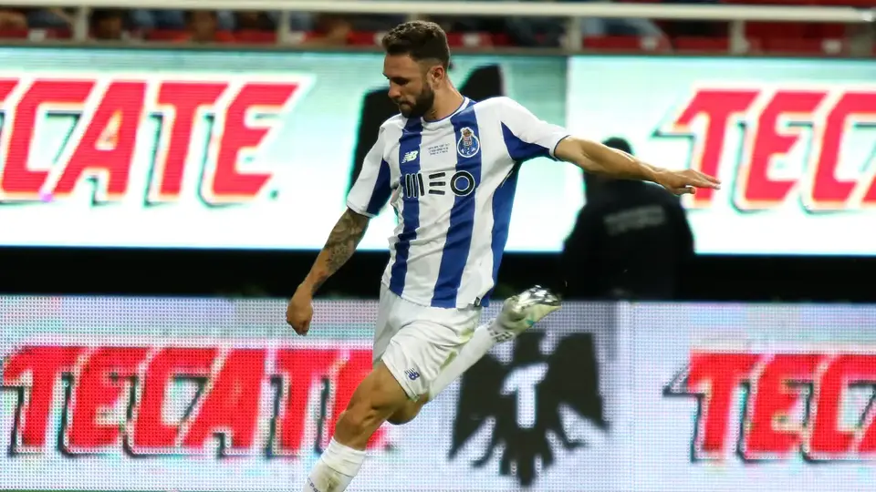 Miguel Layún regresar al Porto tras una década del comienzo de su aventura en el club lusitano